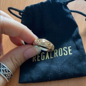 Regalrose ring